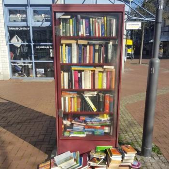 Bücherschrank