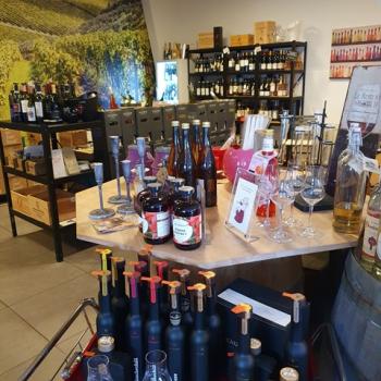 Nachlese 1. Buchempfehlungsabend 2025 im Weinhandel im alten Kino
